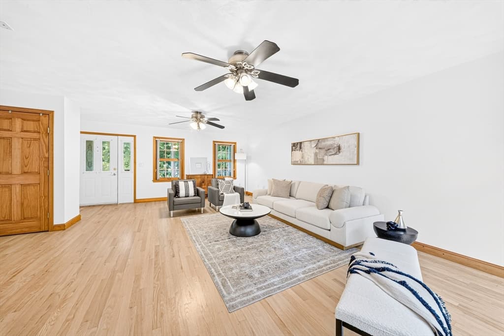 35 Brentwood Rd, Woburn MA 01801 photo 4