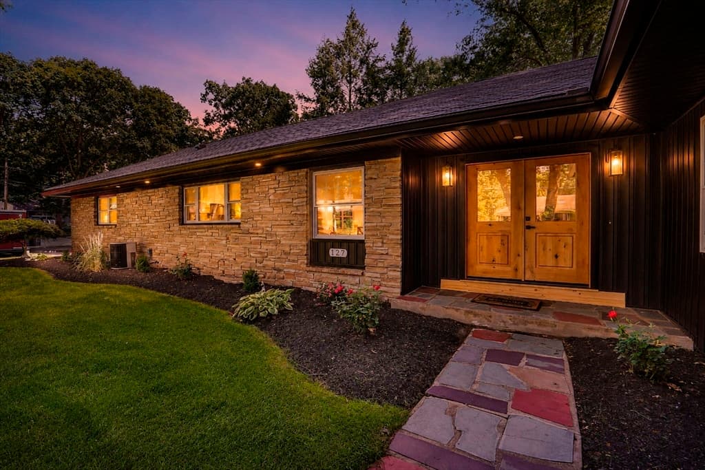 127 Magnolia Cir, Longmeadow MA 01106