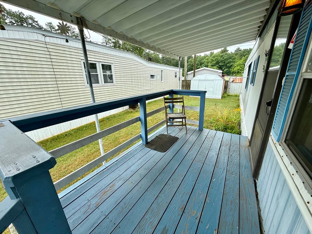 37 Klondike Ave, Westfield MA 01085 photo 3