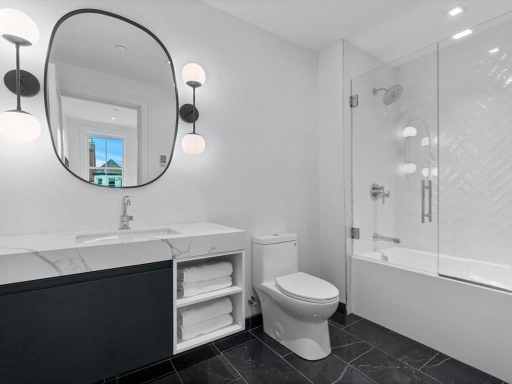 Condominium at 561 E Broadway # 561, Boston MA 02127, Boston, photo 27 of 36