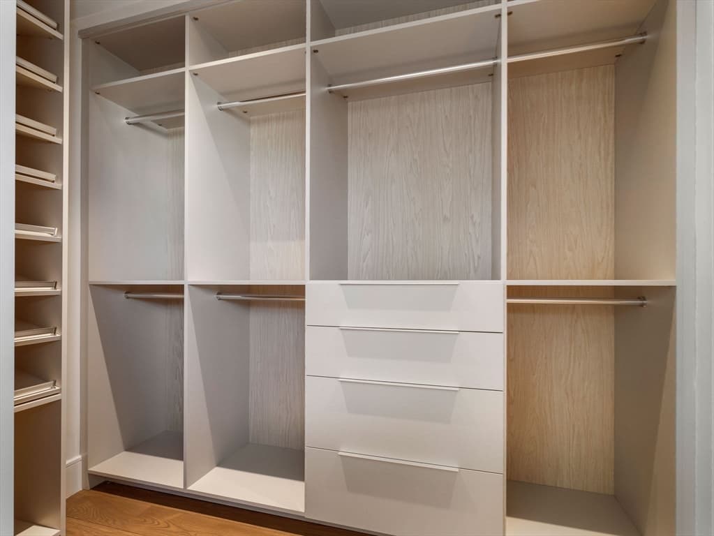 Condominium at 561 E Broadway # 561, Boston MA 02127, Boston, photo 13 of 36