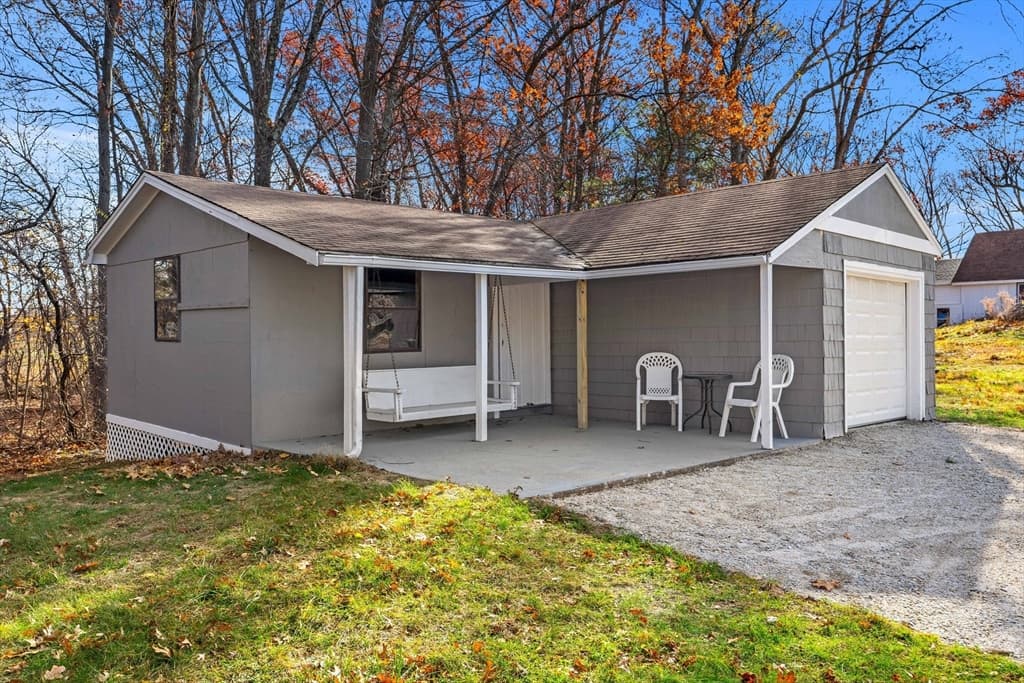 16 Jeanne Darc St, Lowell MA 01854 photo 2
