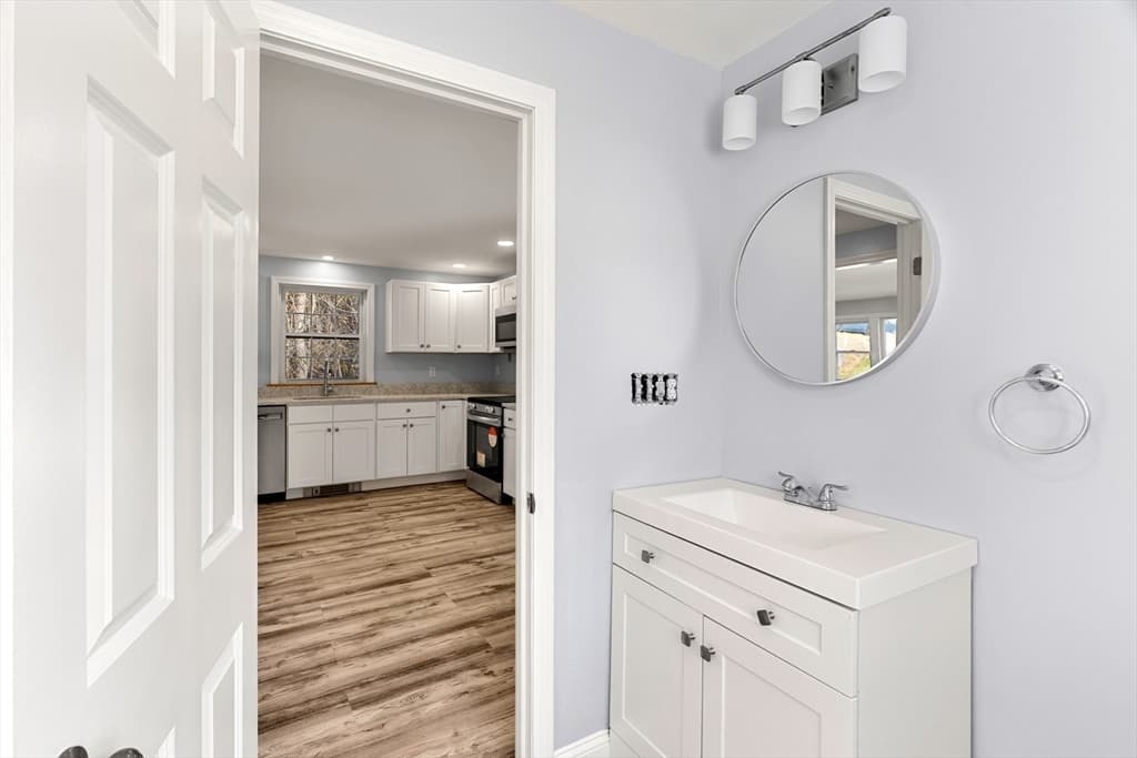 16 Jeanne Darc St, Lowell MA 01854 photo 13