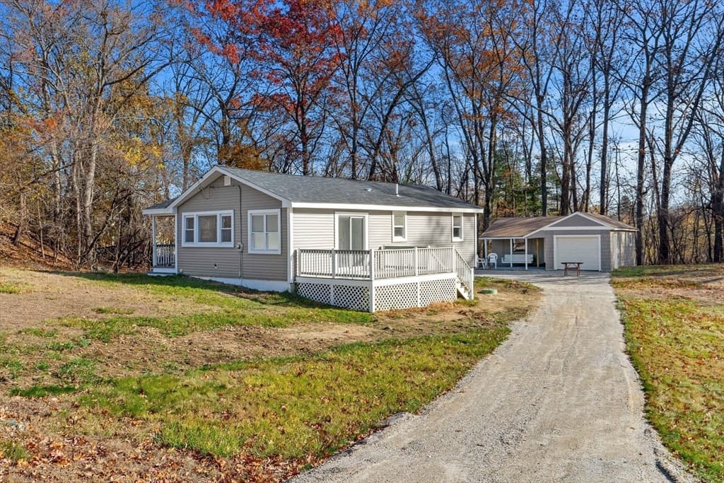 16 Jeanne Darc St, Lowell MA 01854 photo 28