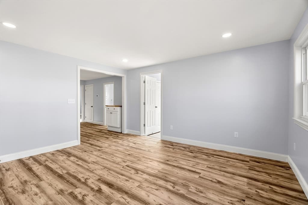 16 Jeanne Darc St, Lowell MA 01854 photo 34