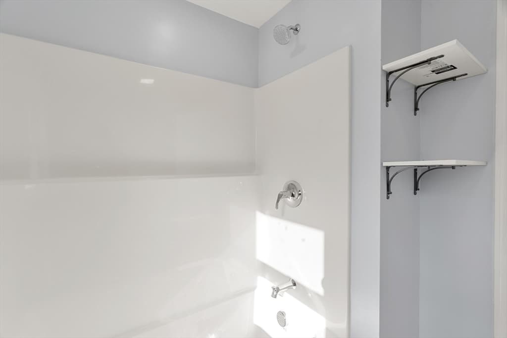 16 Jeanne Darc St, Lowell MA 01854 photo 14