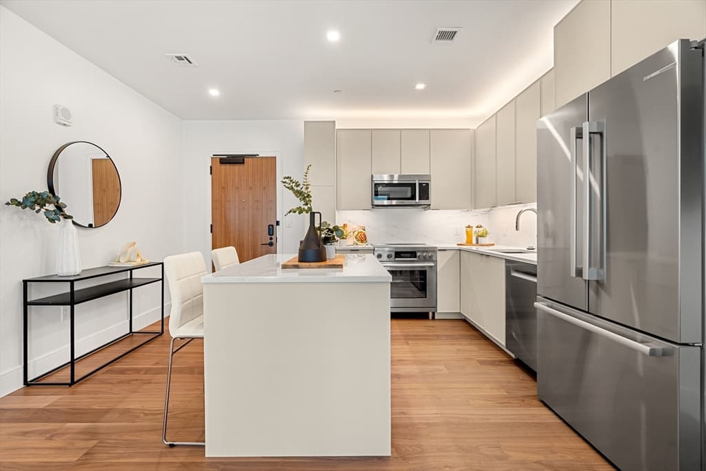 Condominium at 1515 Commonwealth Ave # 515, Boston MA 02135, Boston, photo 3 of 42