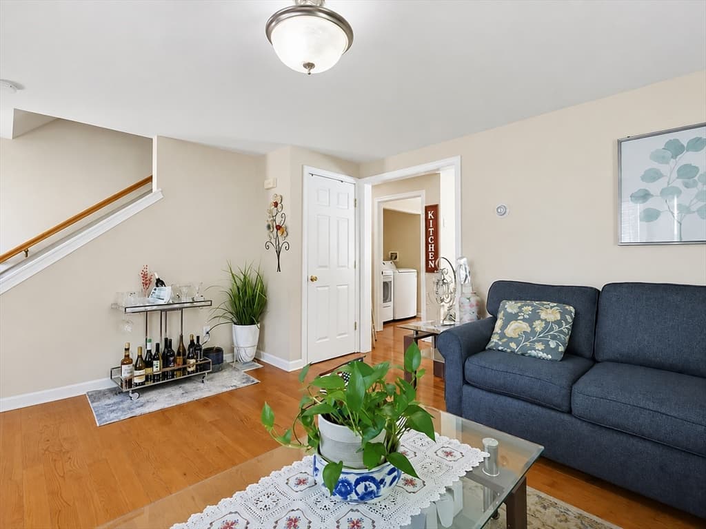 17 Bolton St, Worcester MA 01604 photo 5