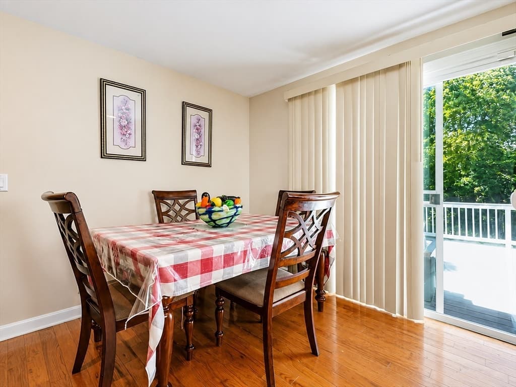 17 Bolton St, Worcester MA 01604 photo 8