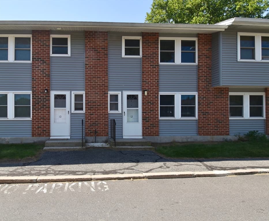 12 Manor Court # 12, Springfield MA 01118 photo 2