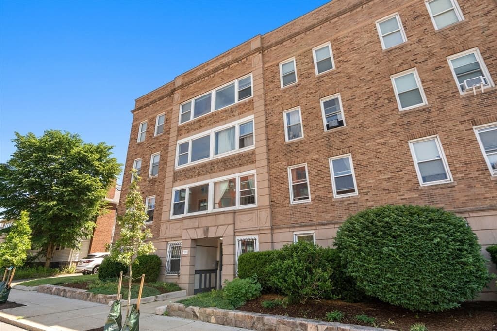 Condominium at 238 S Huntington Ave # 1, Boston MA 02130, Boston, photo 2 of 21