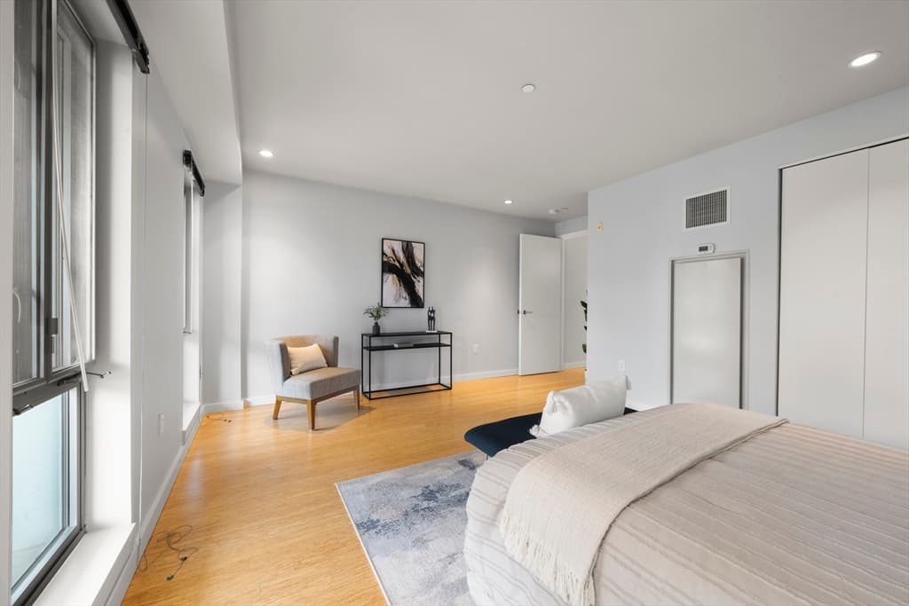 Condominium at 691 Massachusetts Ave, Boston MA 02118, Boston, photo 16 of 21