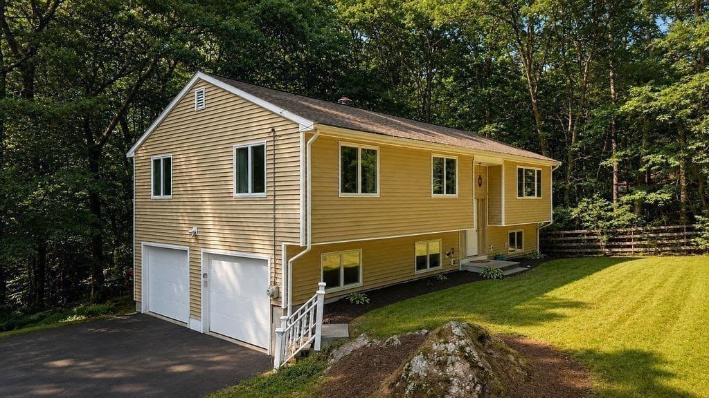 Single Family Residence at 166 School St, Rehoboth MA 02769, Rehoboth, photo 2 of 31