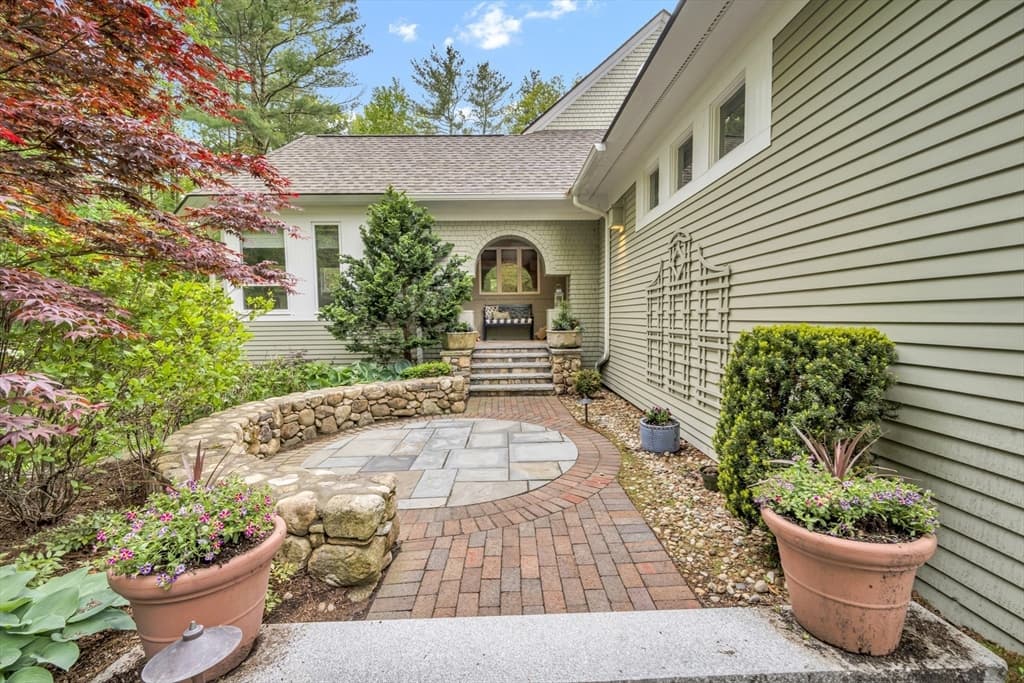 43 Country Club Way, Ipswich MA 01938