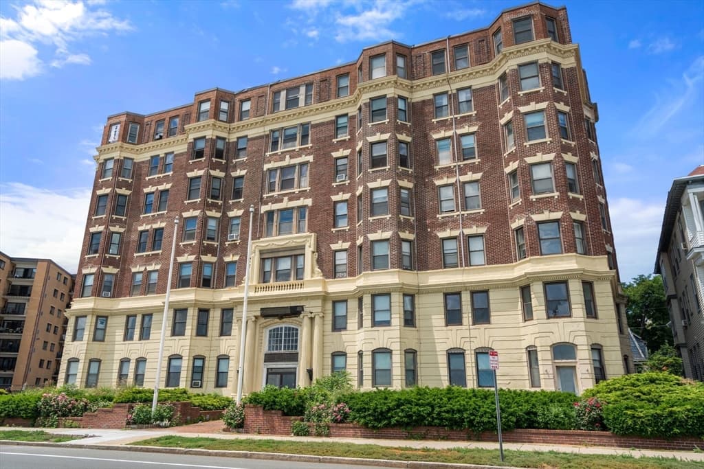285 Lynn Shore Dr # 402, Lynn MA 01902 photo 3