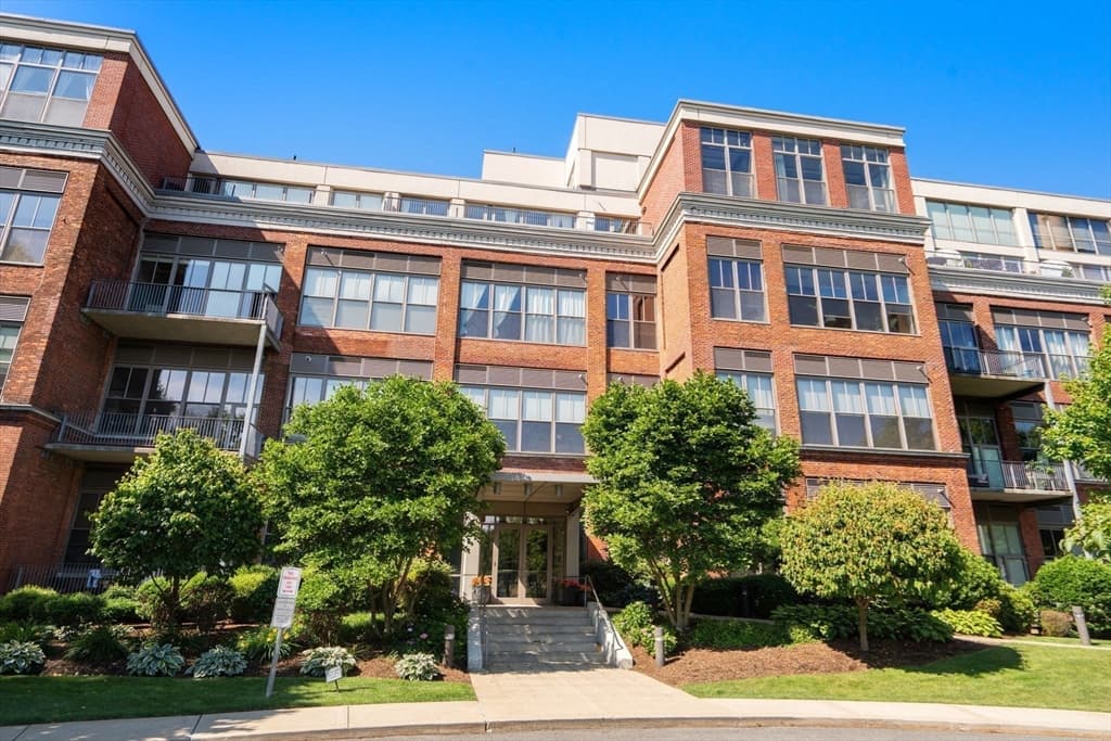 Condominium at 156 Porter Street # 408, Boston MA 02128, Boston, photo 12 of 17