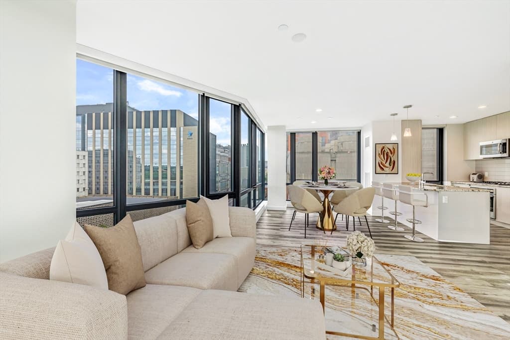 Condominium at 80-82 Fenwood Rd # 913, Boston MA 02115, Boston, photo 2 of 21