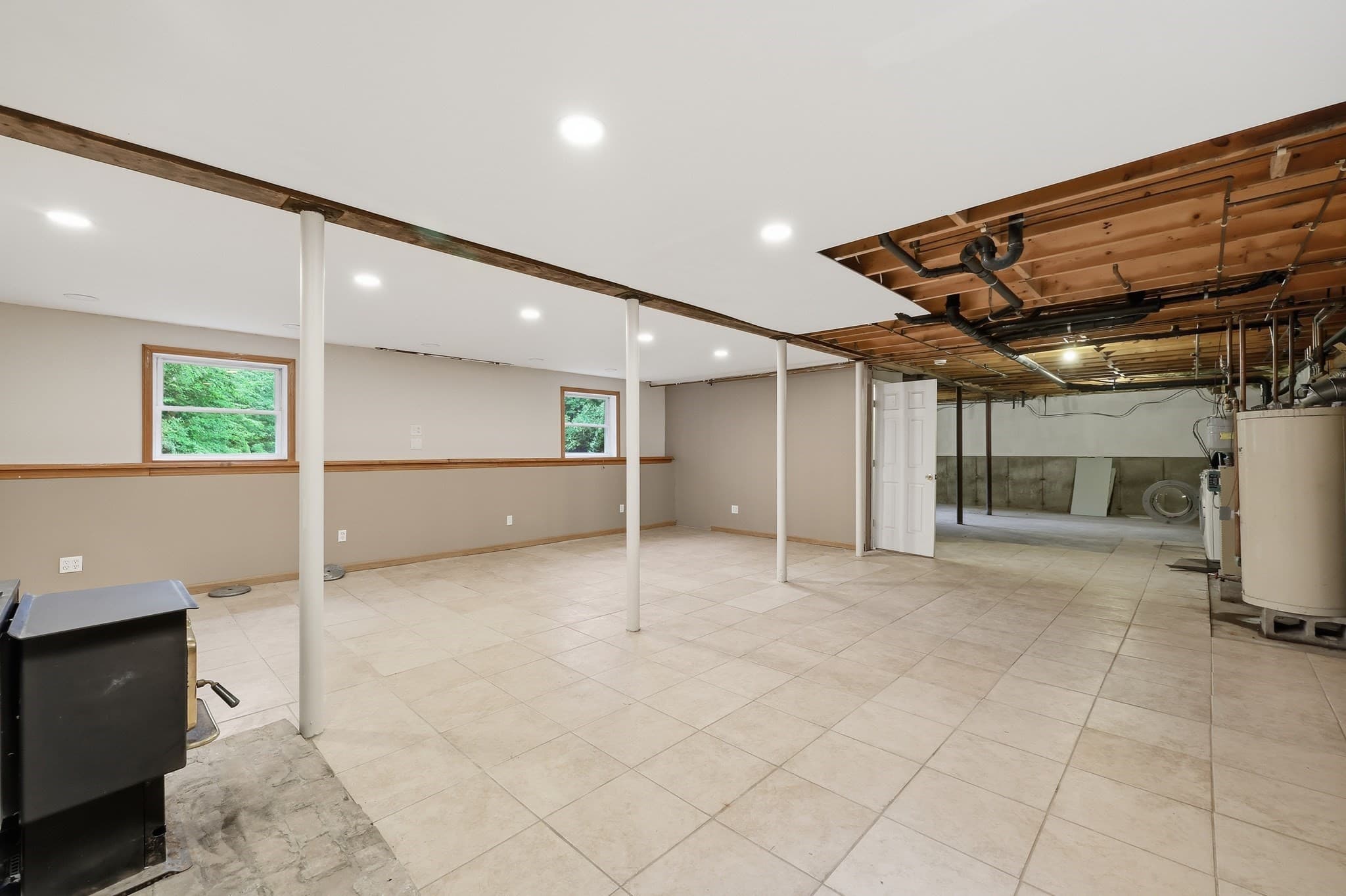 Single Family Residence at 570 Woodland Way, Russell MA 01071, photo 27 of 35