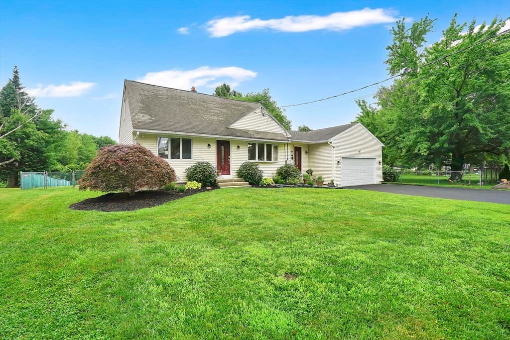 84 Judd Ave., South Hadley MA 01075 photo 3