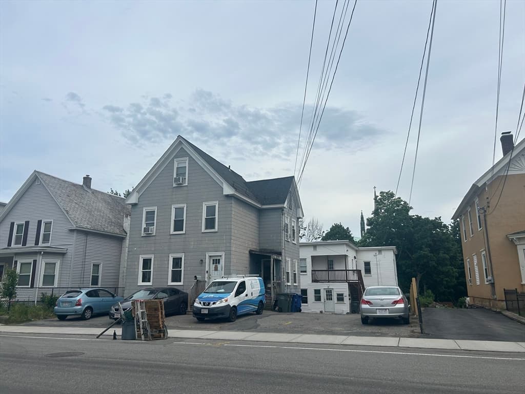105 Spruce Street, Leominster MA 01453