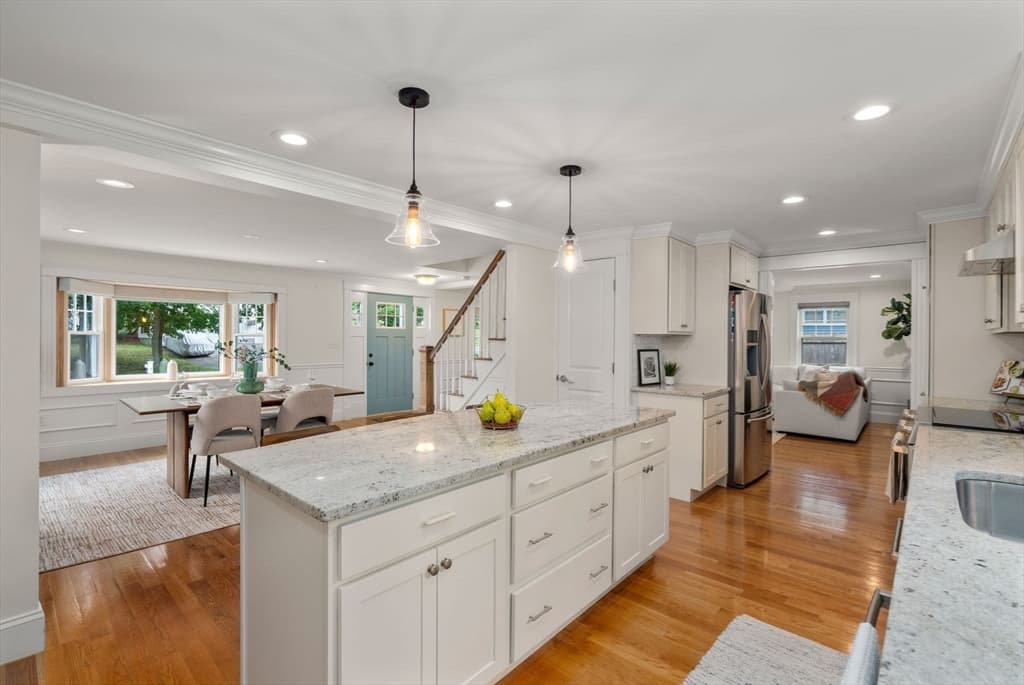 79 Grove St, Winchester MA 01890 photo 5
