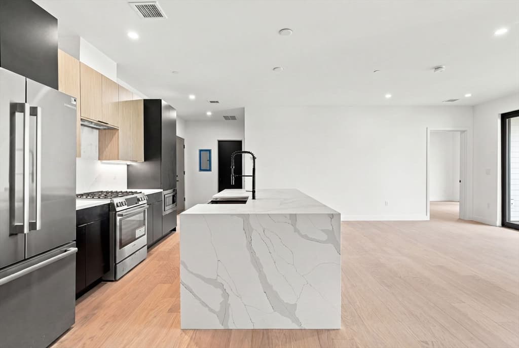 Condominium at 22 High Street # 103, Boston MA 02122, Boston, photo 8 of 28
