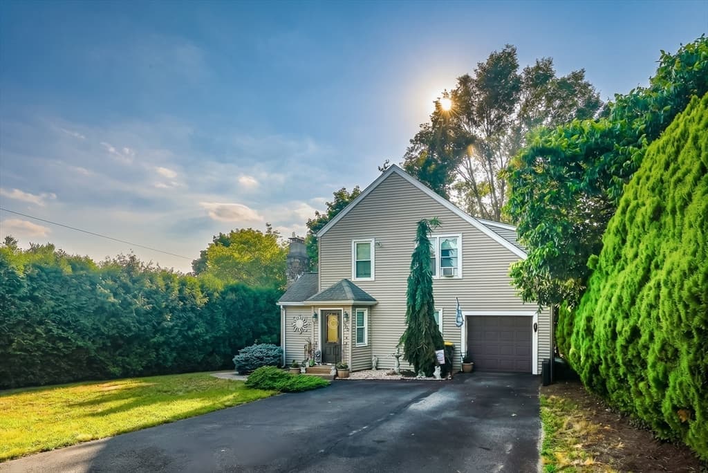 785 Lees River, Somerset MA 02726