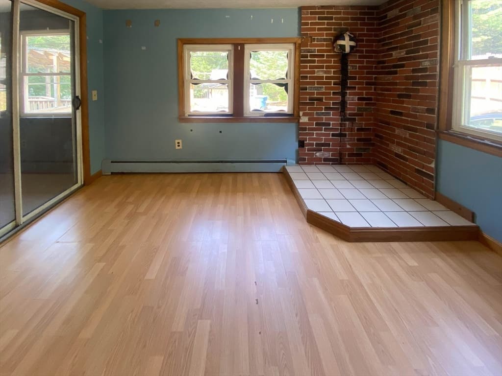 6 Oak Dr, Oxford MA 01540 photo 2