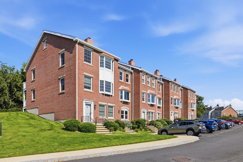 49 Breakwater Dr # 10, Chelsea MA 02150 photo 8