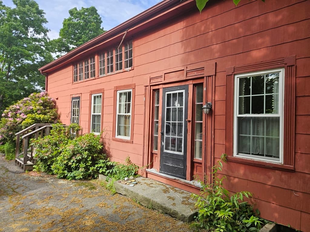 43 Summer St, Barre MA 01005 photo 3
