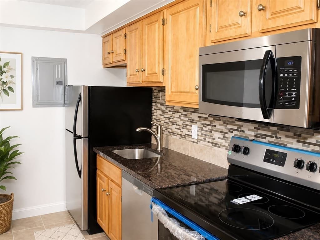 1025 Hancock St # 10C, Quincy MA 02169 photo 5