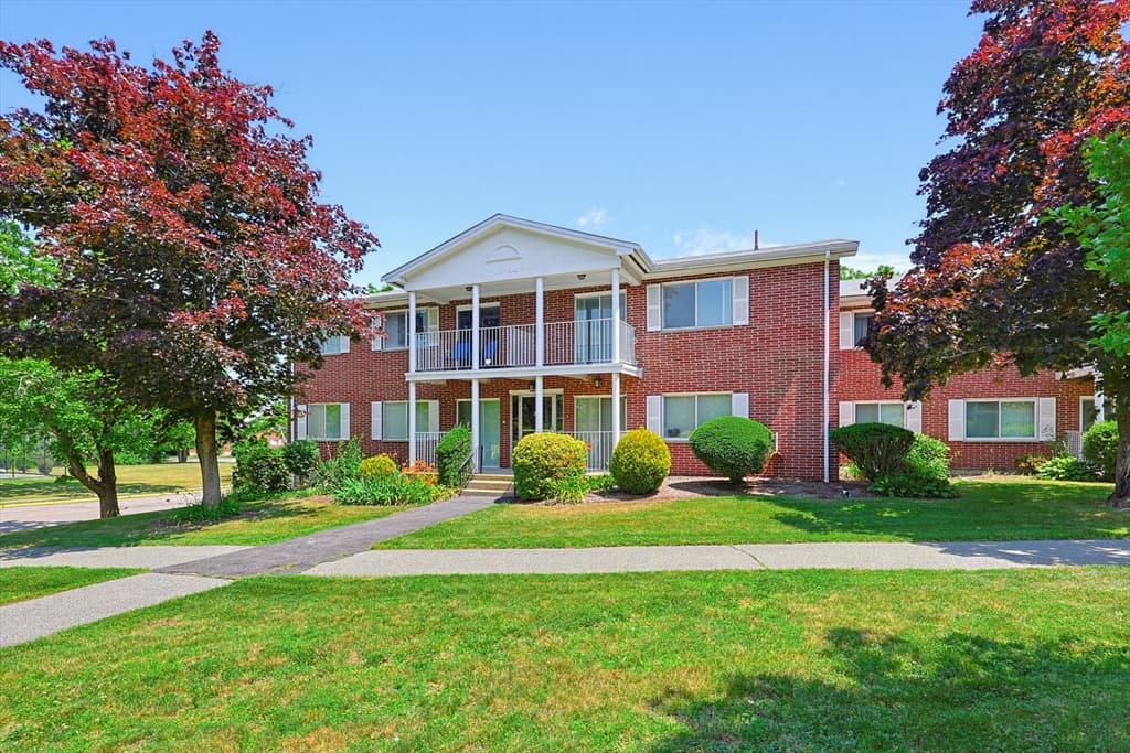 31 Bayberry Dr # 4, Sharon MA 02067
