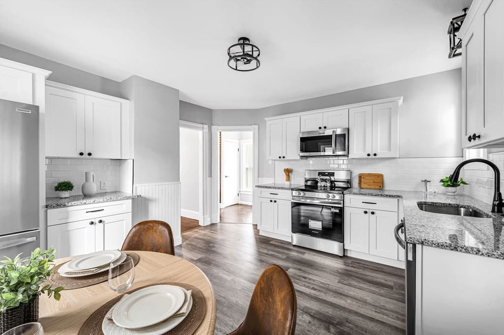 15 Myrtle Ave, Holyoke MA 01040 photo 11