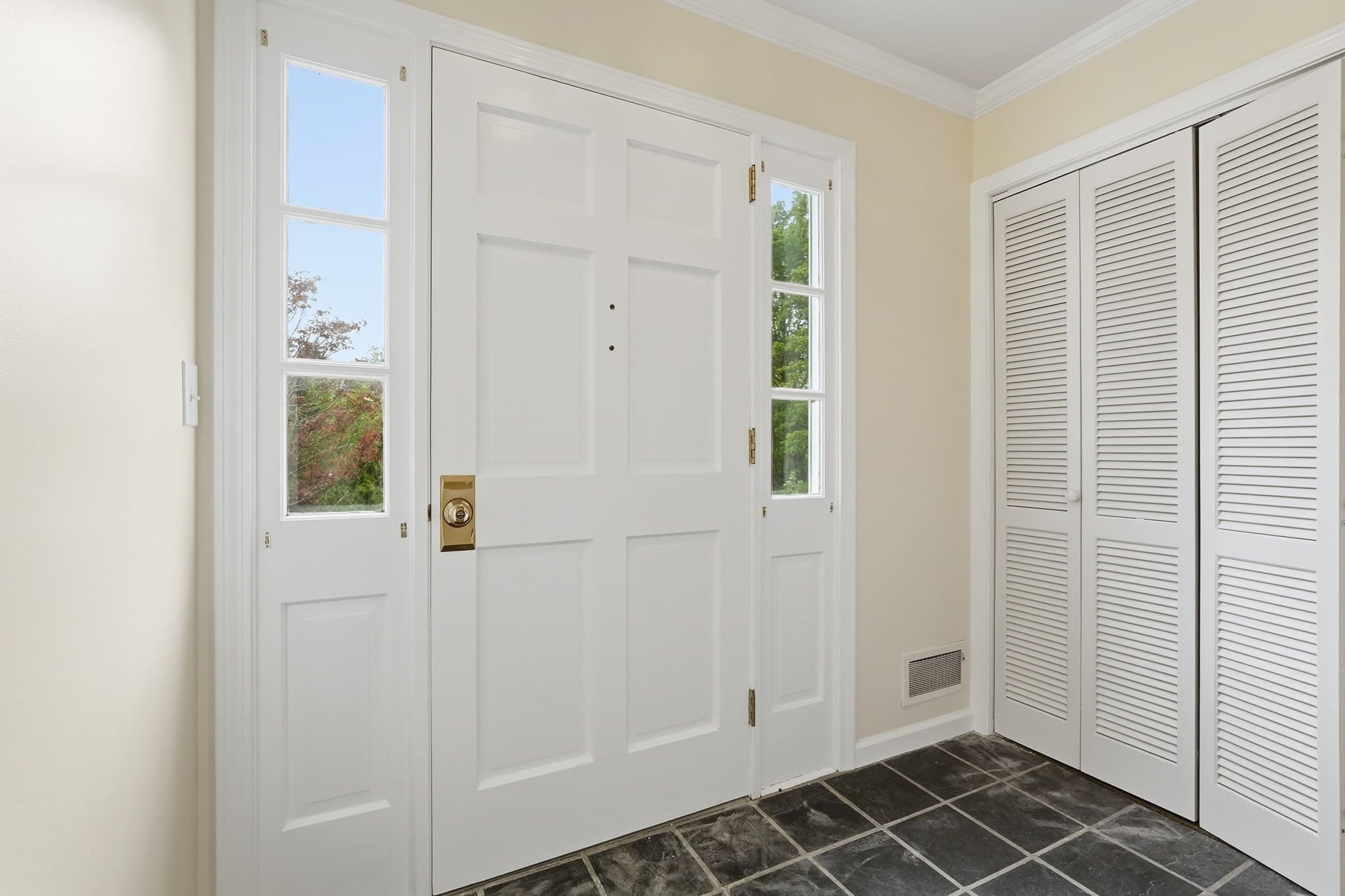 Single Family Residence at 98 North Rd, Monroe MA 01350, Monroe, photo 9 of 34
