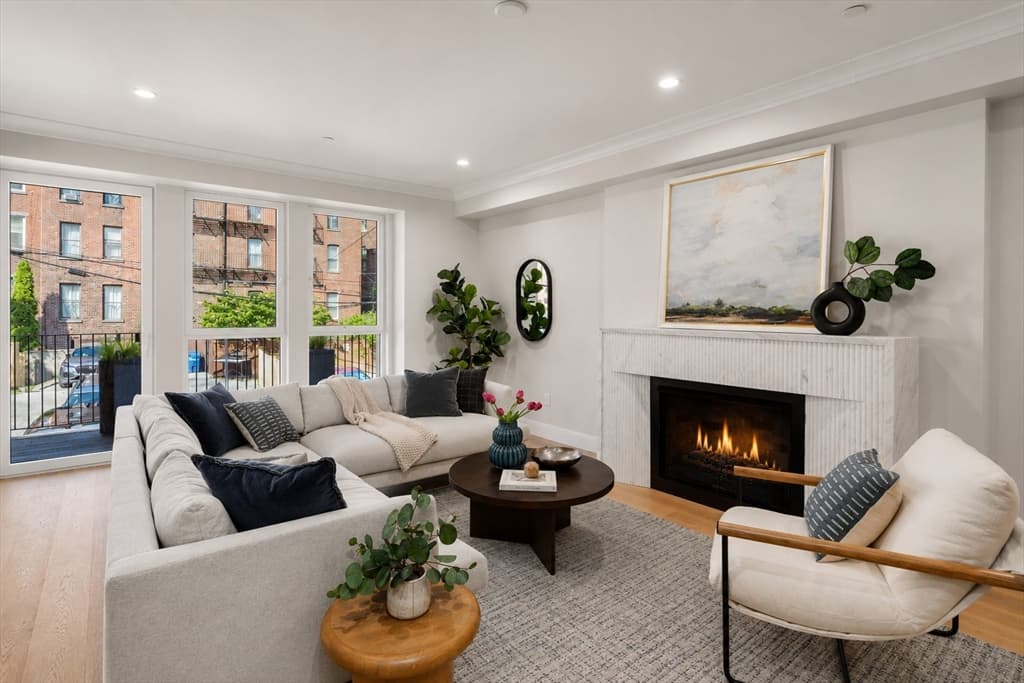 Condominium at 144 Worcester Street, Boston MA 02118, Boston, photo 11 of 25