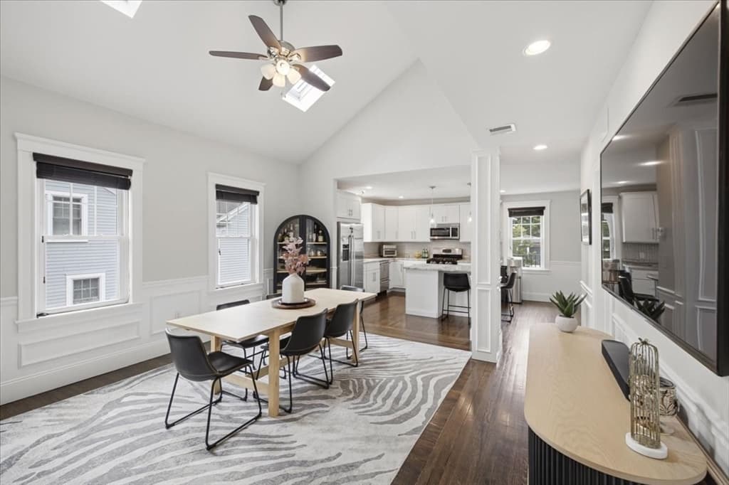 Condominium at 9 Park Street # 10, Boston MA 02122, Boston, photo 2 of 42