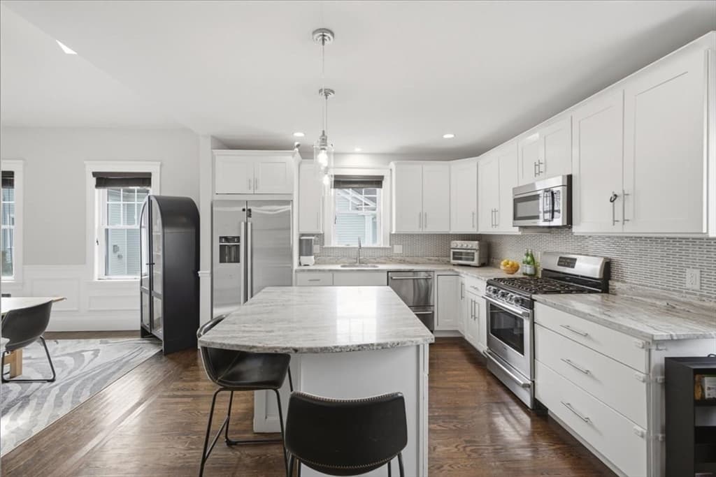 Condominium at 9 Park Street # 10, Boston MA 02122, Boston, photo 6 of 42