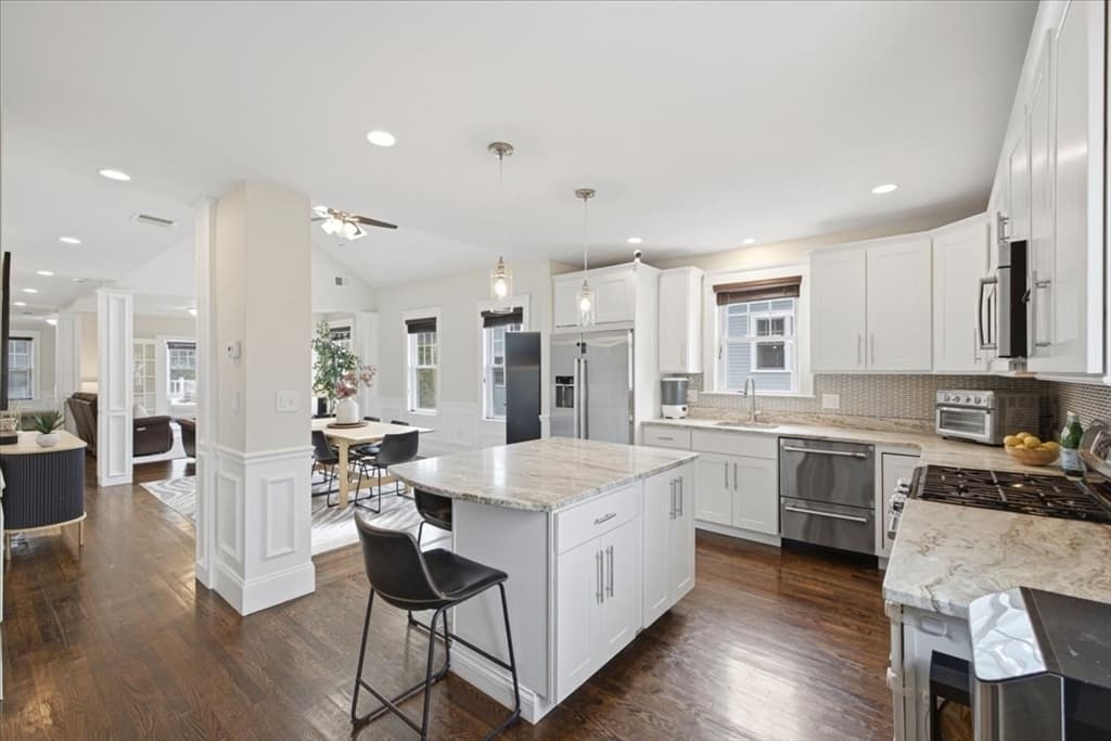 Condominium at 9 Park Street # 10, Boston MA 02122, Boston, photo 3 of 42