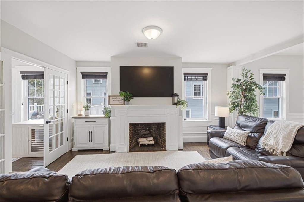 Condominium at 9 Park Street # 10, Boston MA 02122, Boston, photo 9 of 42