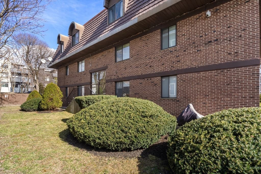 84 Grant St # 12, Somerville MA 02145 photo 16
