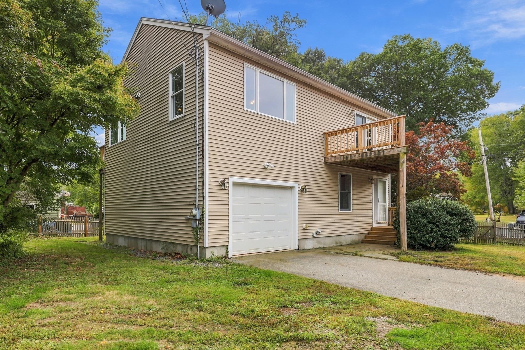 Single Family Residence at 2 Alnette Rd, Merrimac MA 01860, Merrimac, photo 3 of 42