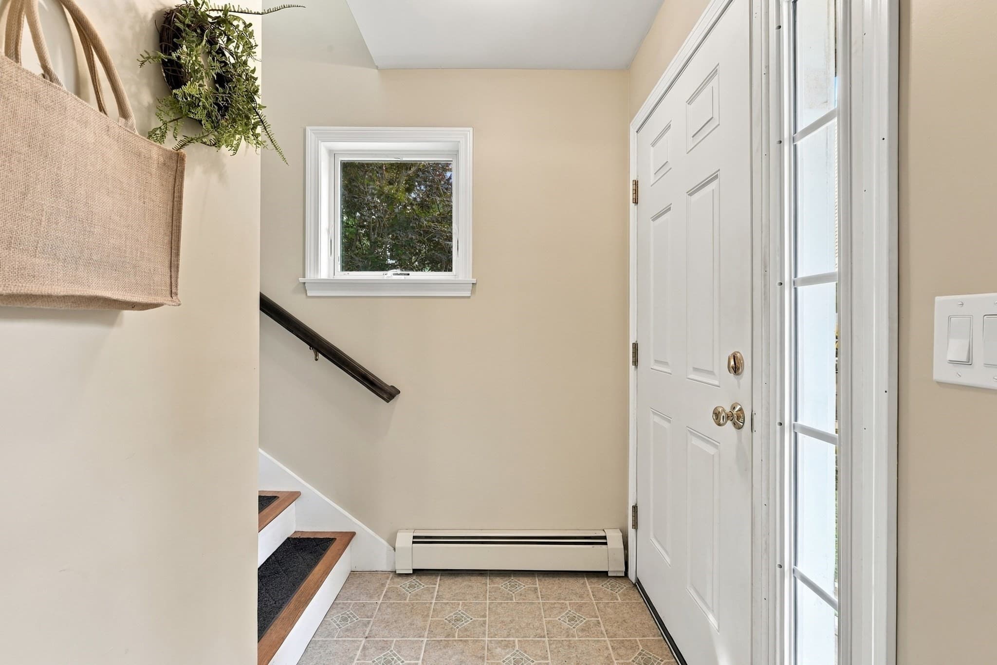 Single Family Residence at 2 Alnette Rd, Merrimac MA 01860, Merrimac, photo 4 of 42
