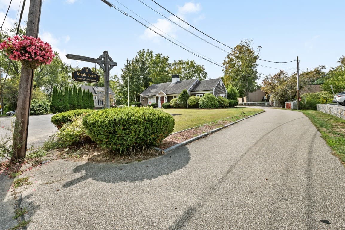 Single Family Residence at 11 Maple St, West Newbury MA 01985, West Newbury, photo 4 of 21