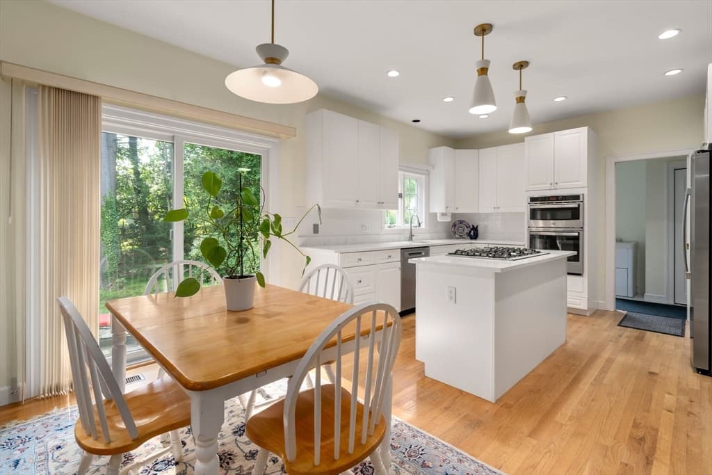 38 Upwey Rd, Wellesley MA 02481 photo 12