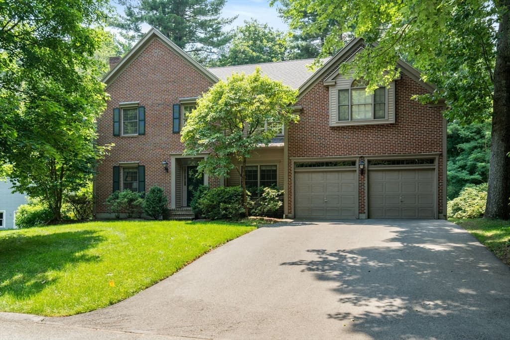 38 Upwey Rd, Wellesley MA 02481