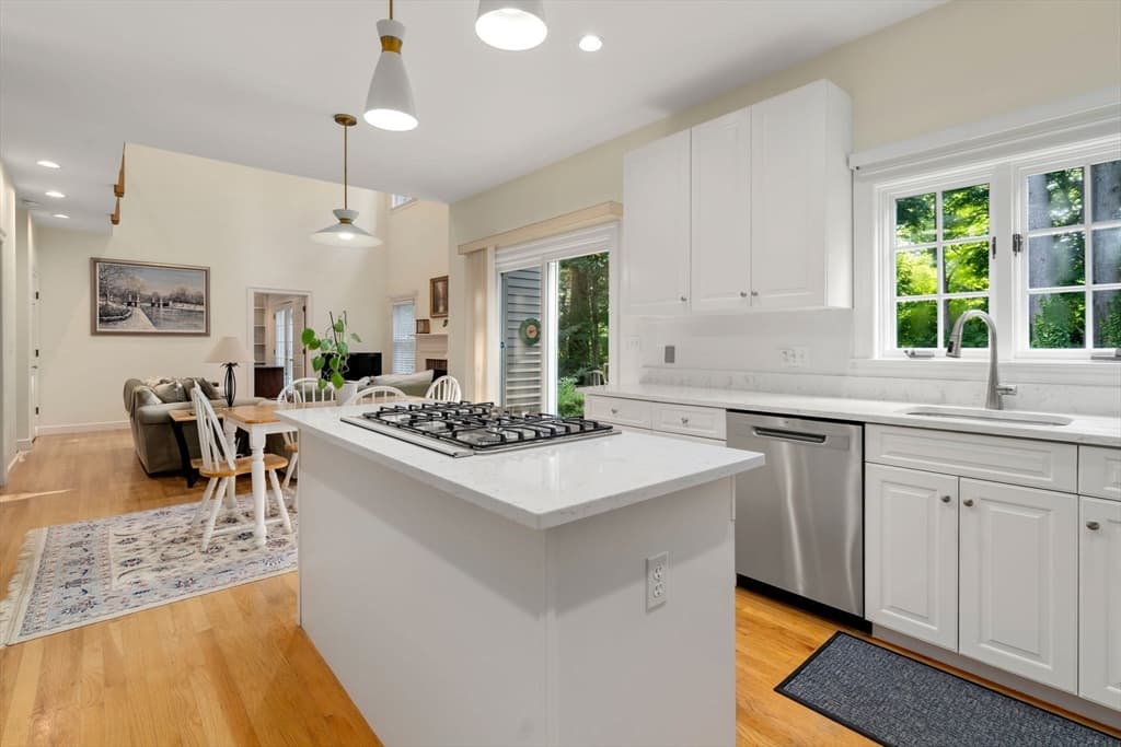 38 Upwey Rd, Wellesley MA 02481 photo 14