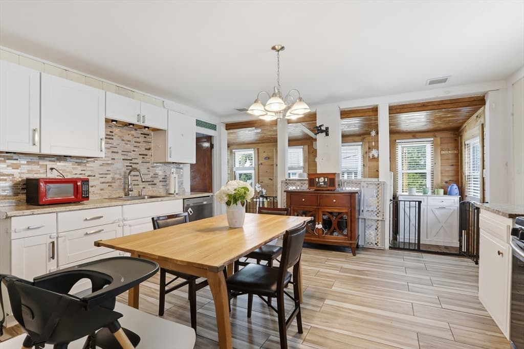 18 Glenwood St, North Andover MA 01845 photo 4