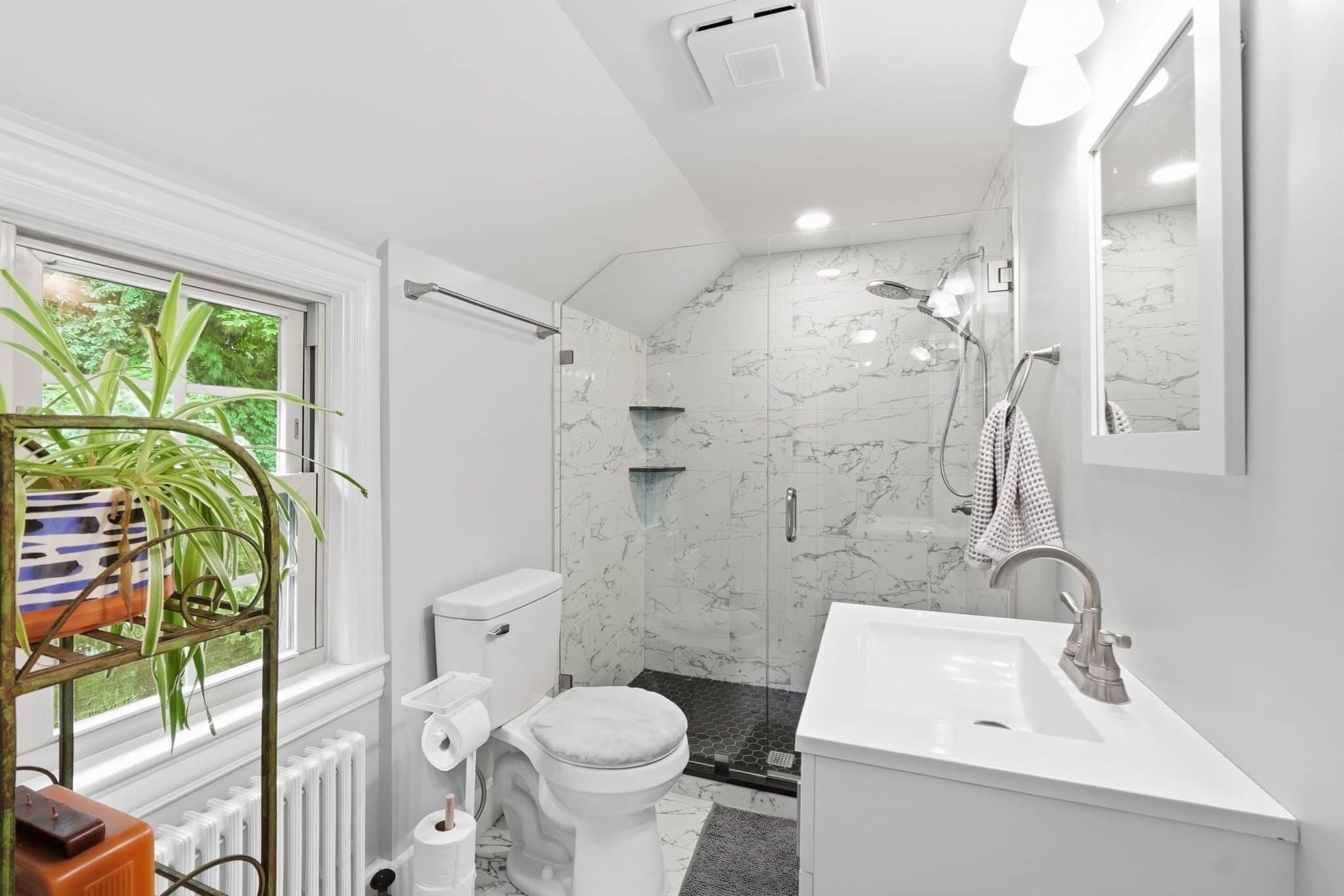 Single Family Residence at 154 Barnard Rd, Worcester MA 01605, photo 23 of 37