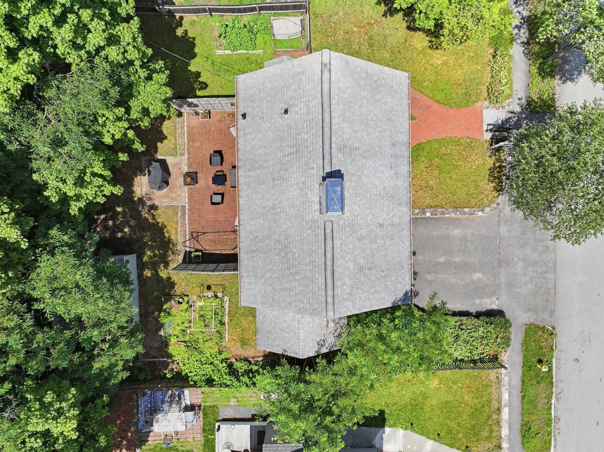 Single Family Residence at 154 Barnard Rd, Worcester MA 01605, photo 36 of 37