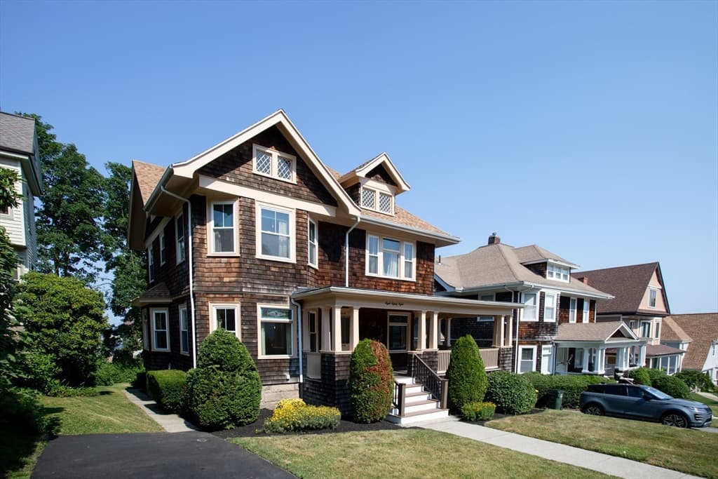 888 Rock St, Fall River MA 02720 photo 2